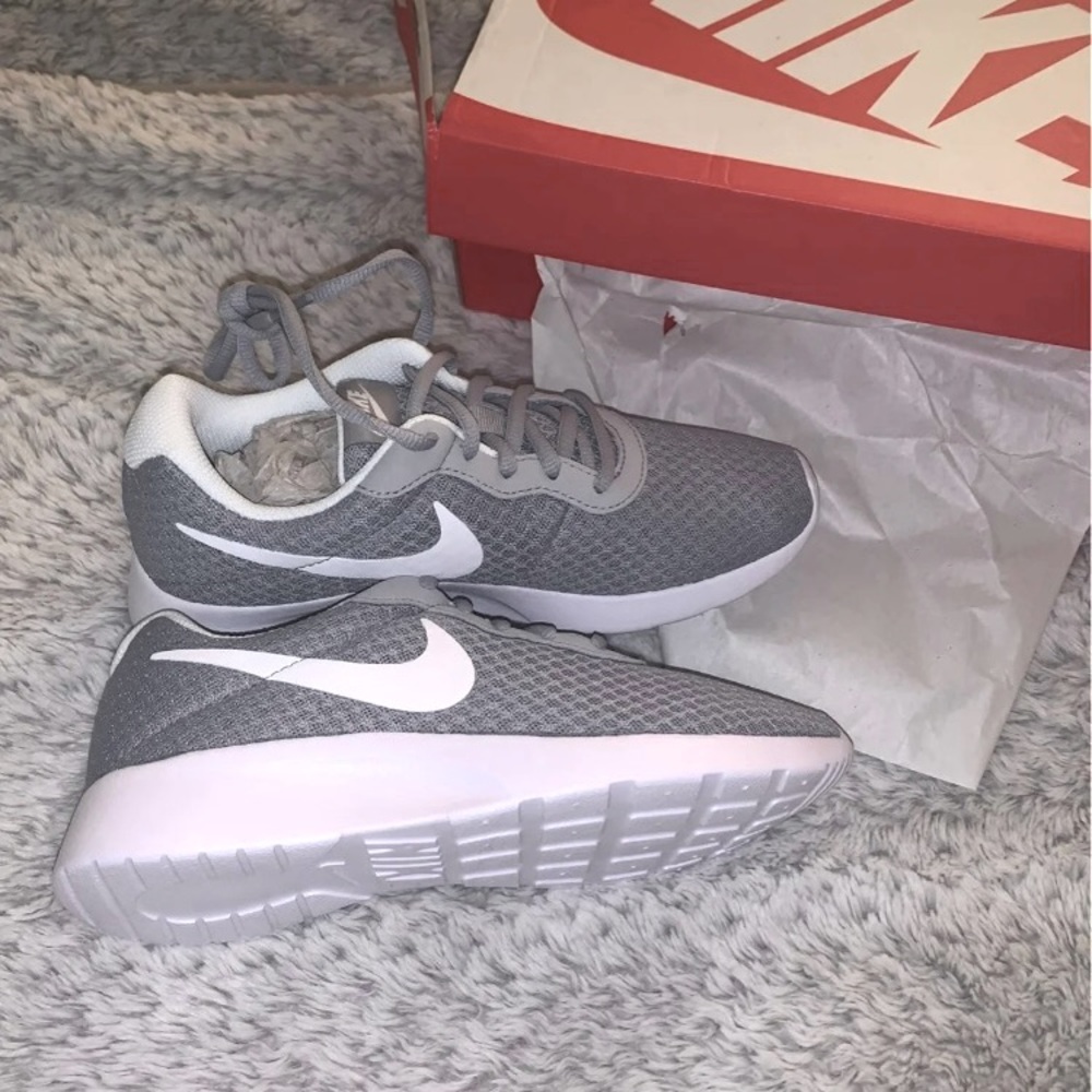 Women’s Nike sneakers